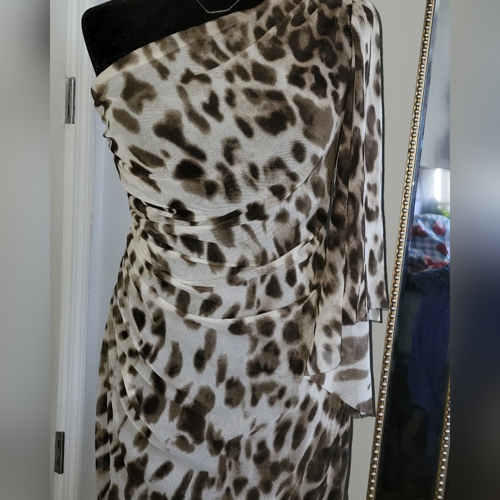 Mid dress cocktail in great condition